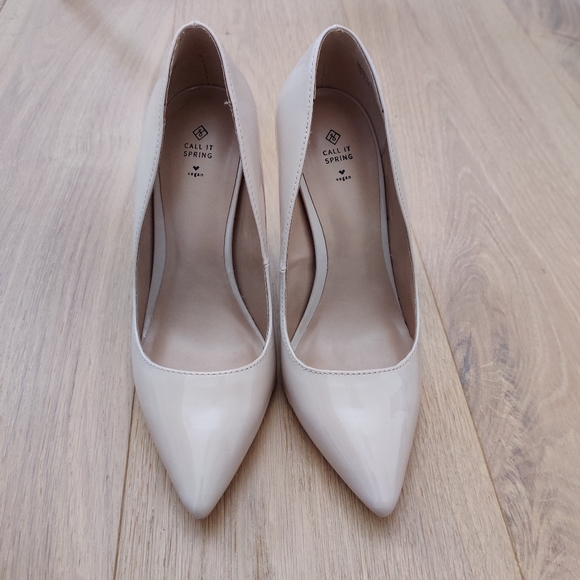 4" nude pointed-toe heels - Picture 1 of 5